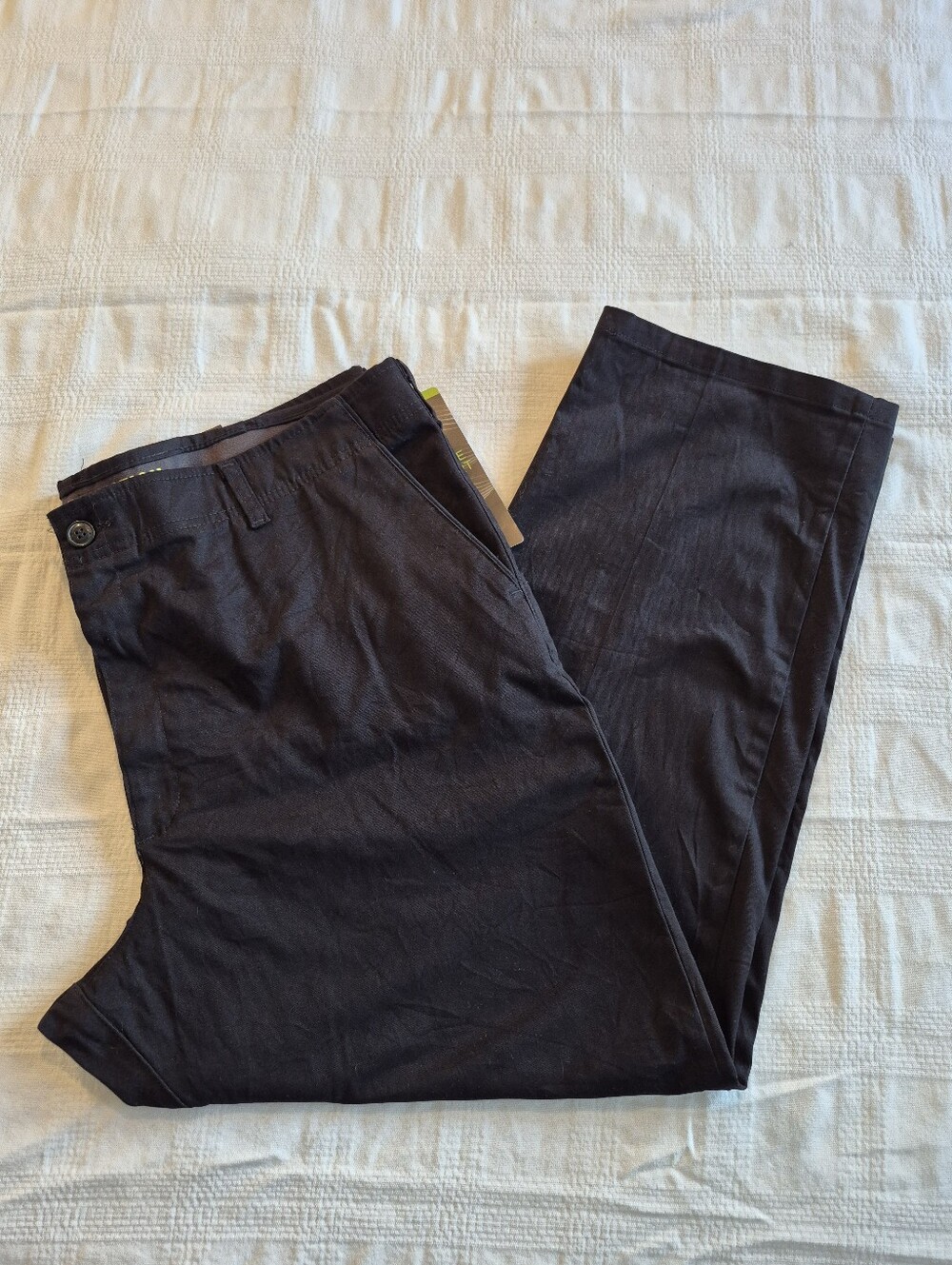 Lee men's 44 x 29 pants Extreme Motion, black straight fit tapered leg, NWT